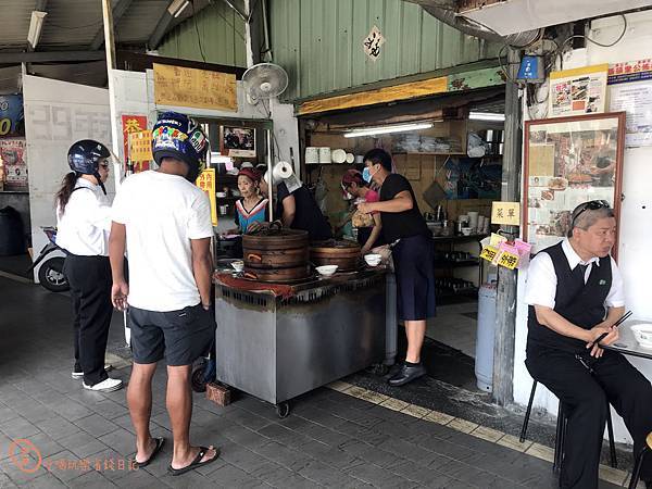 萬華41年古早味艋舺阿萬油飯3.jpg