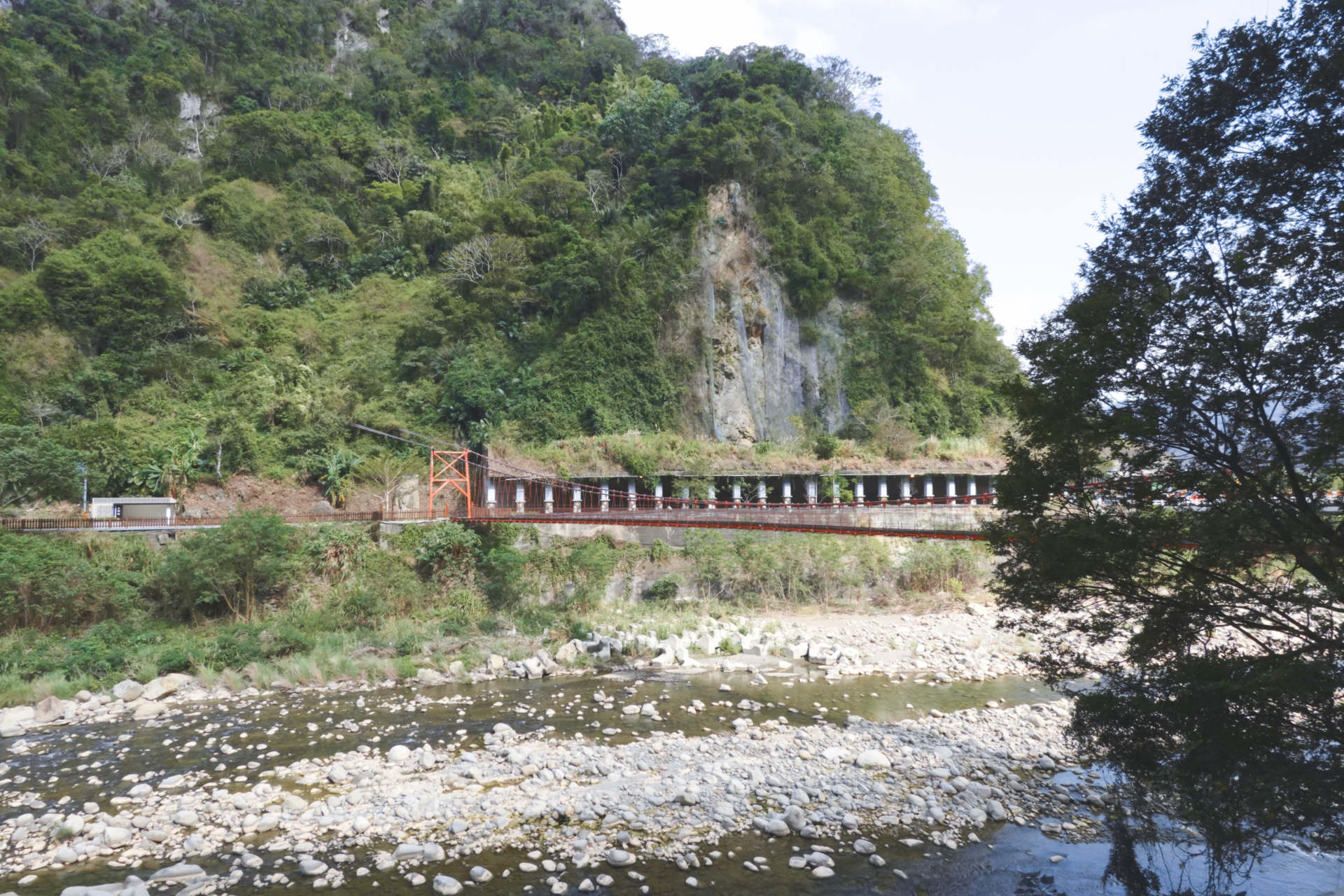 出磺坑吊橋