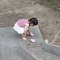先把鞋子脫掉