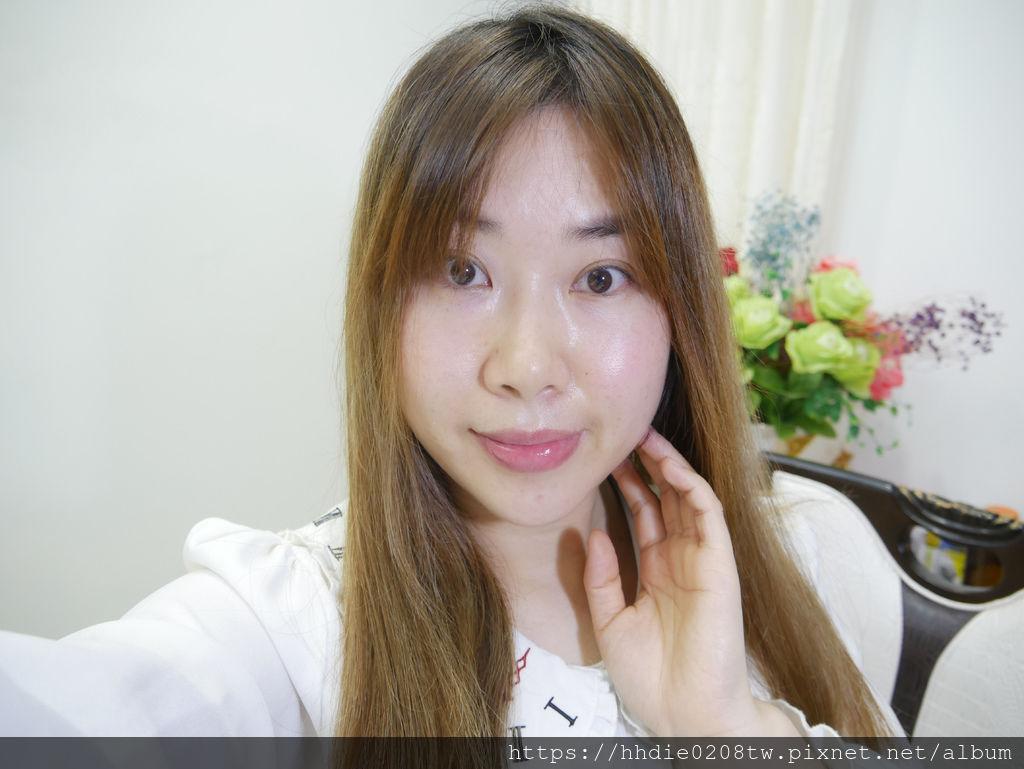 兰蔻超极光精华水粉底 (15).jpg