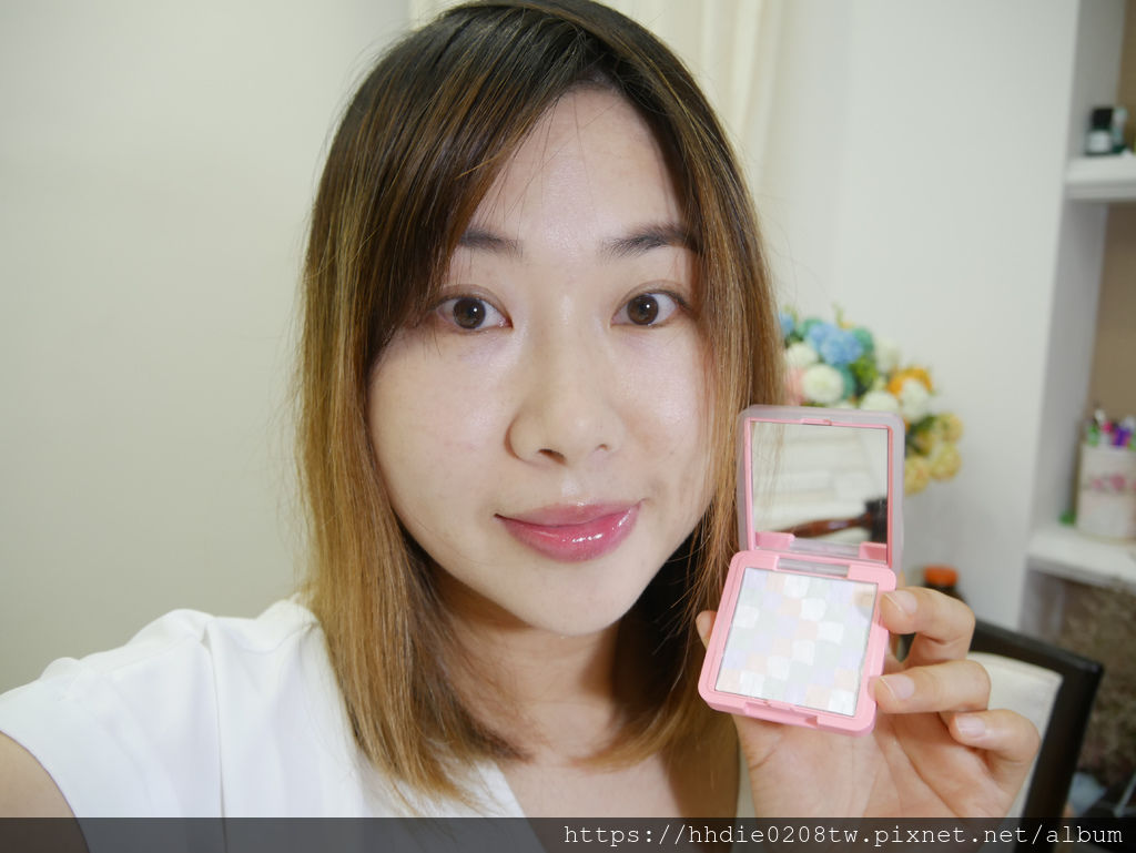 Za絢色亮顏紡織蜜粉餅 (7).jpg