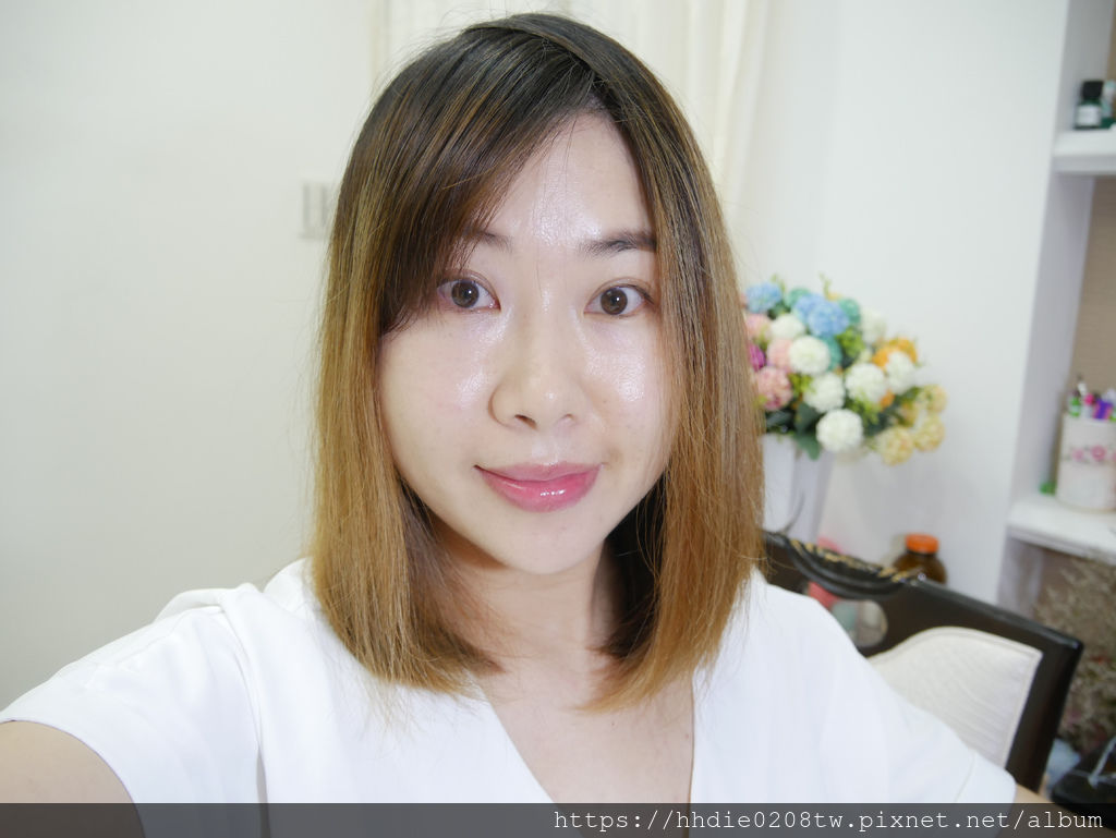 Za絢色亮顏紡織蜜粉餅 (15).jpg
