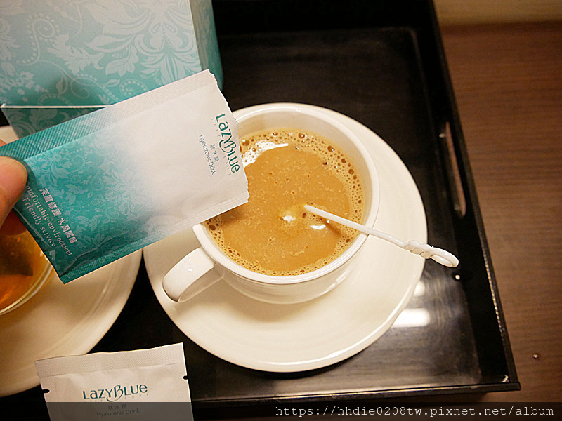 LazyBlue懶青子肽水潤玻尿酸固體飲 (39).jpg