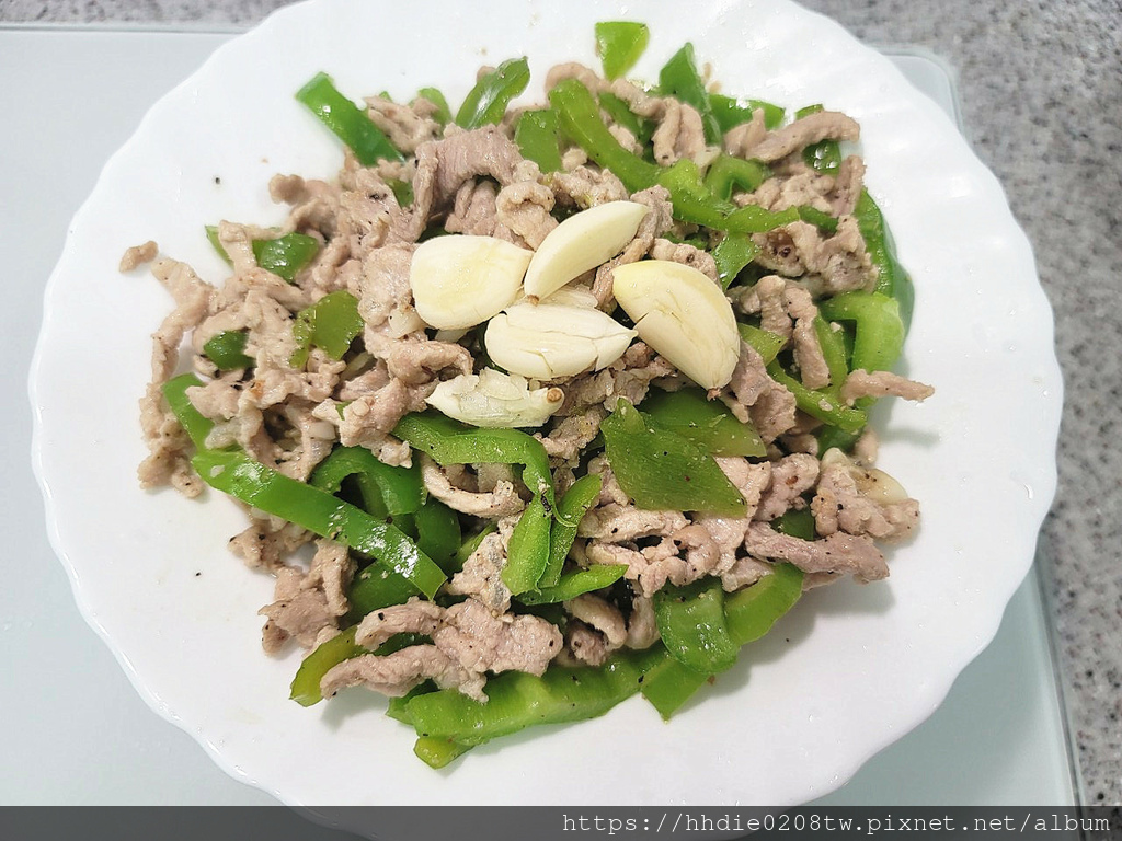 蒜香青椒炒肉丝 (4).jpg