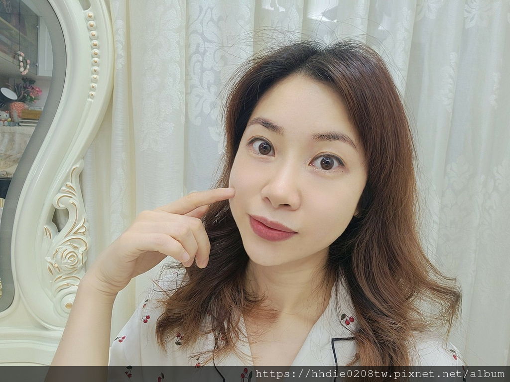 蘭蔻小黑瓶精華液 (2).jpg