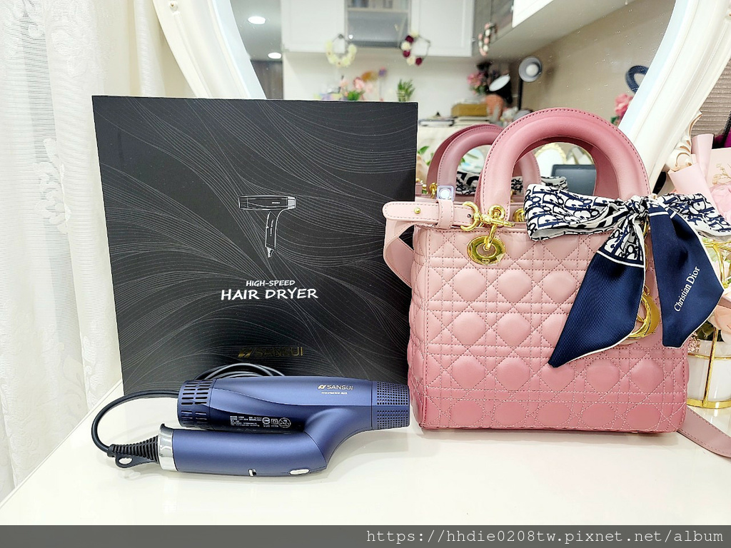 山水正負離子吹風機 (1).jpg 負離子柔順吹風機推薦|SANSUI 山水 極勁正負離子高速吹風機|速乾低噪、380g輕手感、可折疊|媲美高價位吹風機長髮少女的最愛