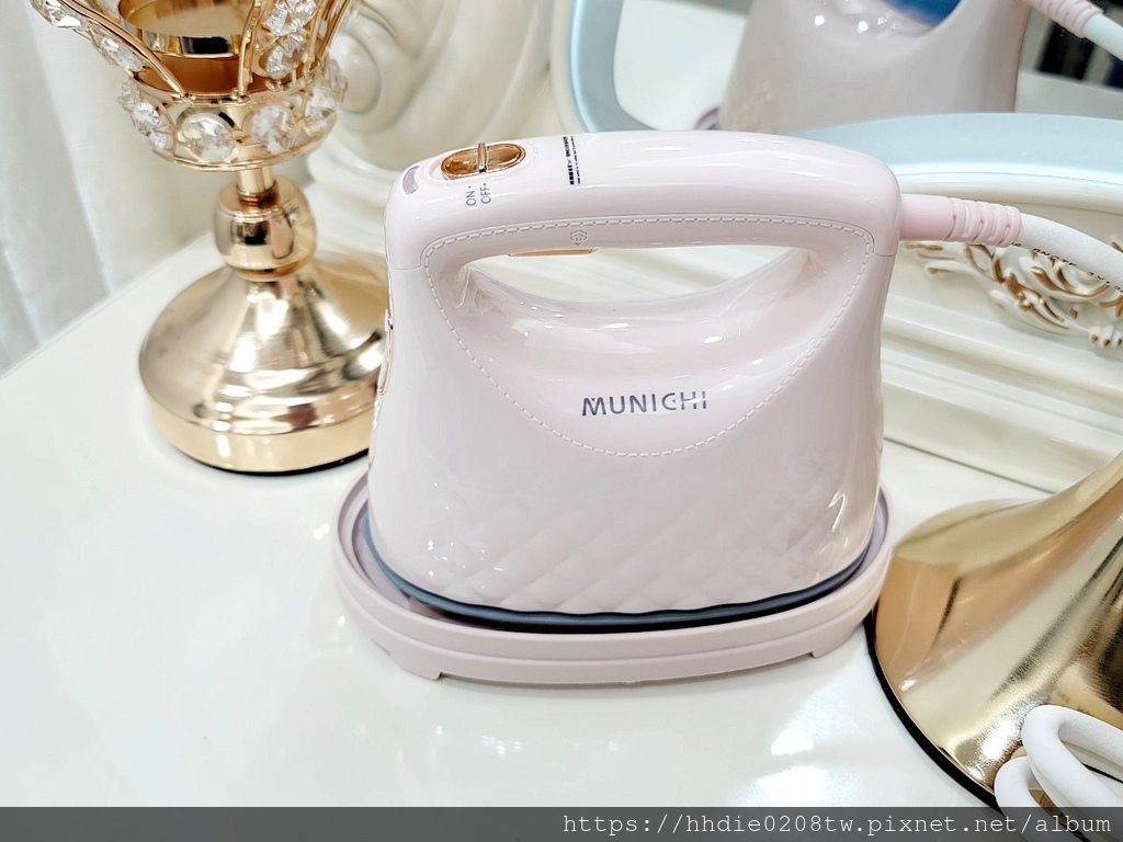 沐尼黑蒸氣電熨斗 (2).jpg MSI-PQQ7 2 in1 蒸氣電熨斗