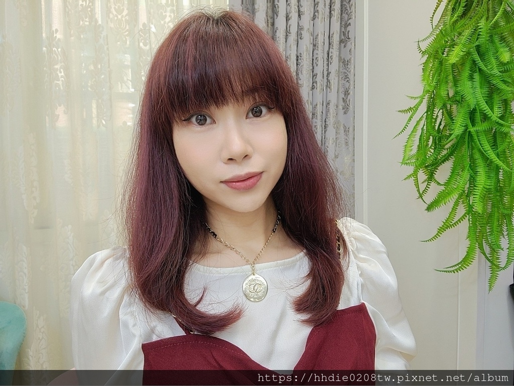 依諜 (4).jpg 直捲兩用造型梳推薦MUNICHI 沐尼黑ION負離子溫控直髮梳|MCH陶瓷防燙梳齒、5檔溫控、恆溫護髮不燙手、30秒熱機梳整造型好幫手