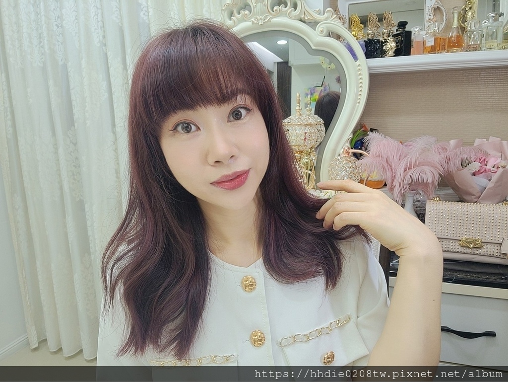 依諜 (39).jpg 直捲兩用造型梳推薦MUNICHI 沐尼黑ION負離子溫控直髮梳|MCH陶瓷防燙梳齒、5檔溫控、恆溫護髮不燙手、30秒熱機梳整造型好幫手