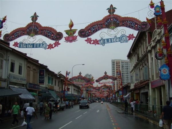 實龍崗路(Serangoon Road)