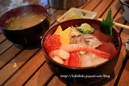 第二天的午餐一樣是海鮮丼(這家的好吃，我會寫文介紹)