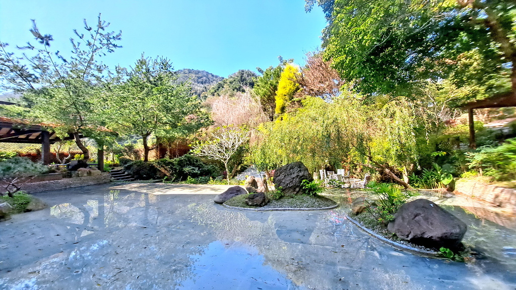 苗栗 大湖鄉 苗栗大湖石風城堡創意料理餐廳 Amp 巧合草莓園採草莓 石風溫泉渡假城堡 初嚐22 01 海嘯強尼在地日嚐食記