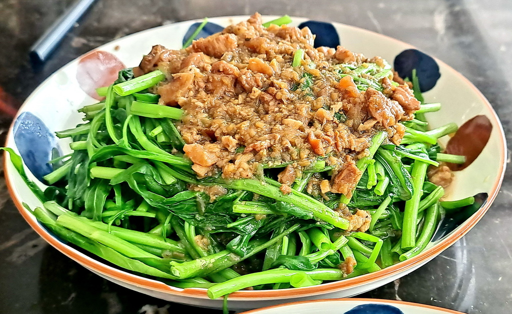 |宜蘭|【三星鄉。阿鳳牛肉麵】田野中隱藏版溫泉泡腳池(品嚐至