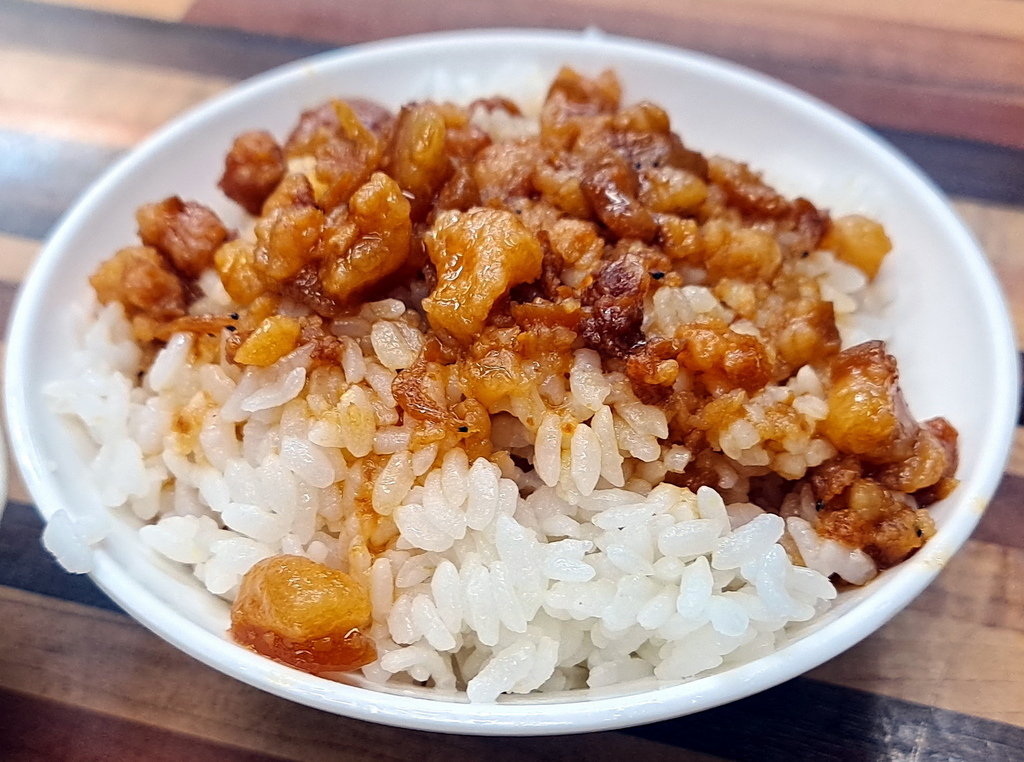 |台北|【三重區。33年溪尾街知高飯/豬腳飯(玉知高華知高飯