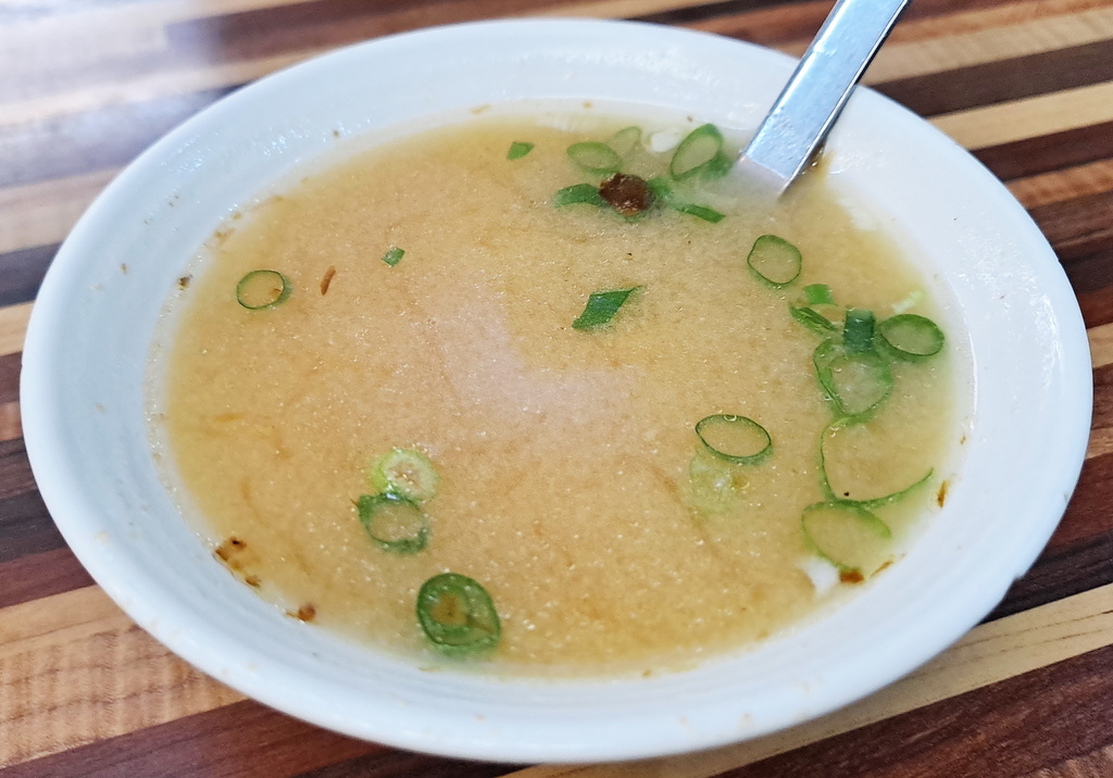 |台北|【三重區。33年溪尾街知高飯/豬腳飯(玉知高華知高飯