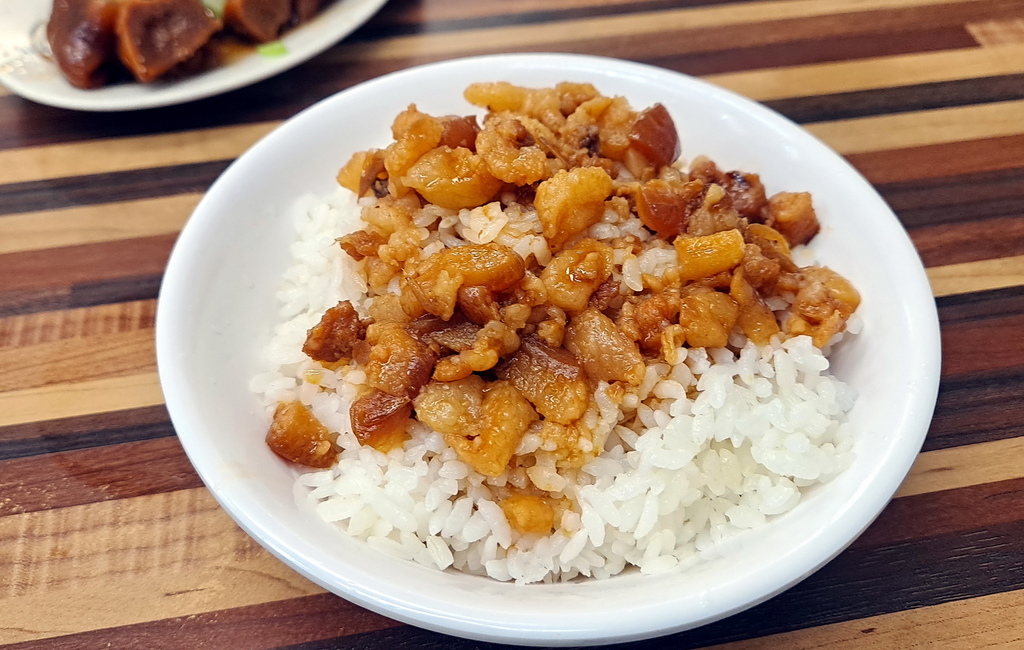 |台北|【三重區。33年溪尾街知高飯/豬腳飯(玉知高華知高飯