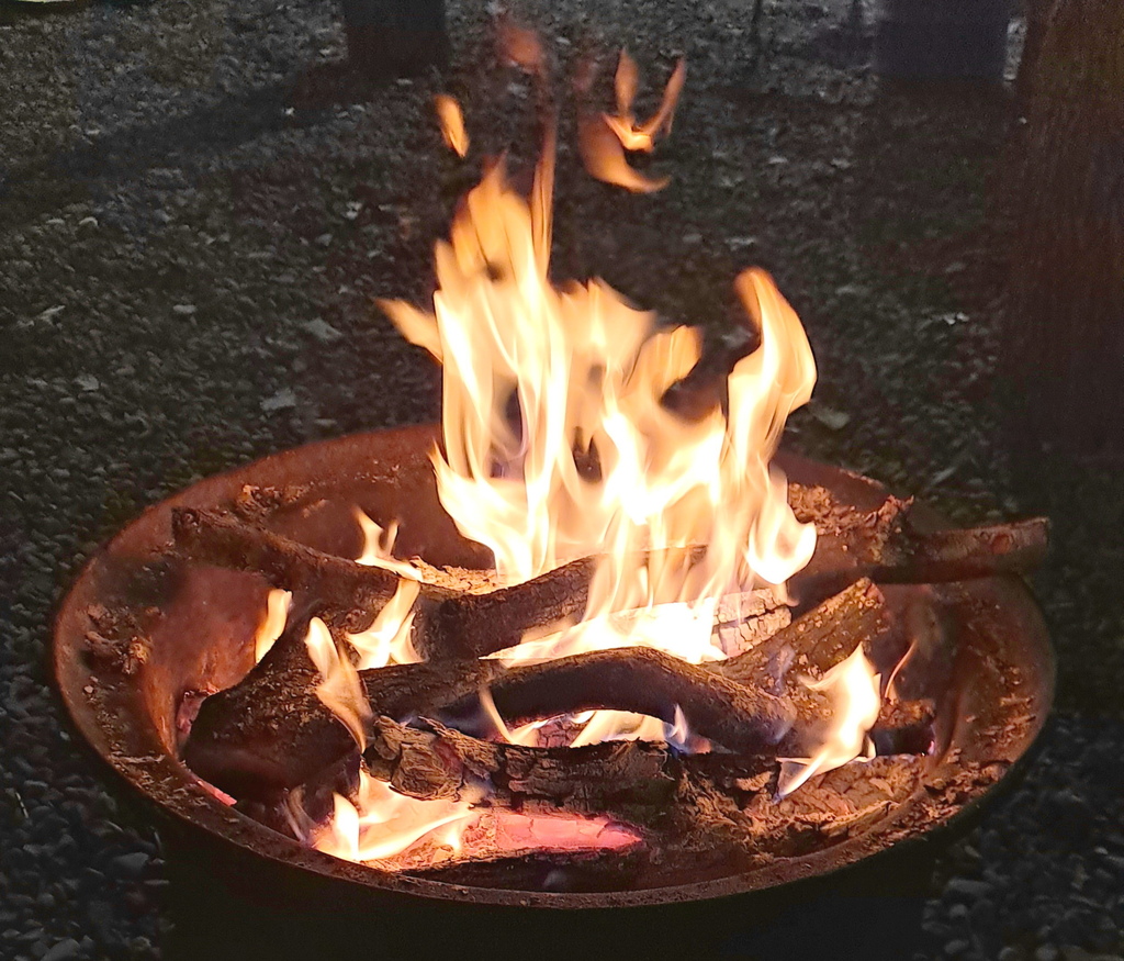 |南投|【南投市❤麒麟渡假山莊】營火場地相當的棒。南投住宿露