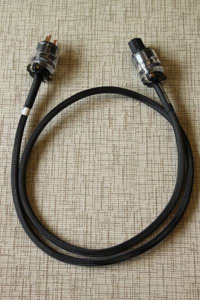 German-Highend-Power-cord01.jpg German-Highend-Power-cord01.jpg