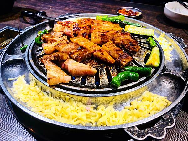 基隆燒烤 韓co韓國烤肉吃到飽 位於巷弄內的超道地韓式料理餐廳 尼克玩食大探險