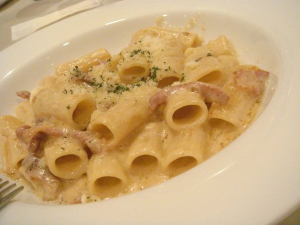 Penne alla Besciamella con Prosciutto di Parma