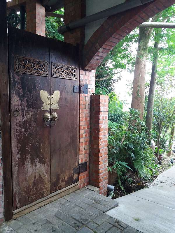 新竹 探訪都市中的桃花源 梅門大義山莊 由莉的幸福蔬食 痞客邦