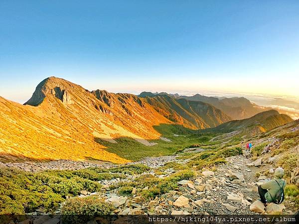 DAY 2 雪山主峰_201007_72.jpg DAY 2 雪山主峰_201007_72.jpg