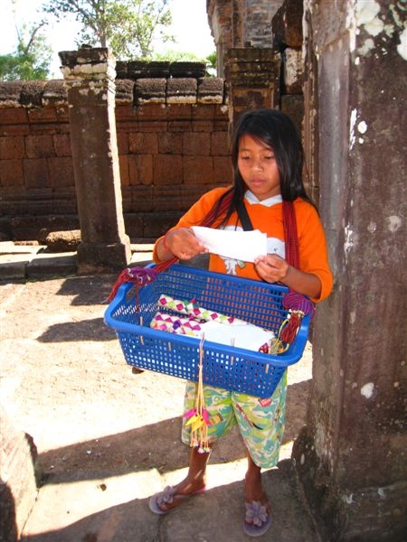 小女孩送了一幅畫給我