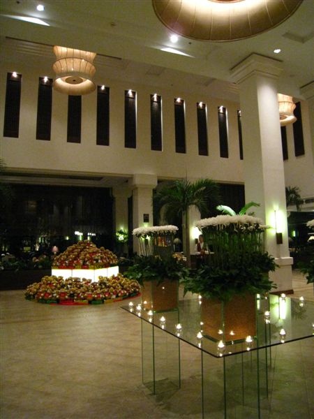 晚間的飯店lobby