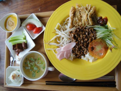 炎炎夏日裡的一頓午餐(100.7.21) 炎炎夏日裡的一頓午餐(100.7.21)