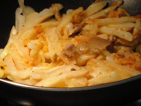 廚房之歌 ~ 夏日餐桌的涼與熱、濃與淡 ~ 肉片泡菜炒苦瓜(100.8.8) 廚房之歌 ~ 夏日餐桌的涼與熱、濃與淡 ~ 肉片泡菜炒苦瓜(100.8.8)