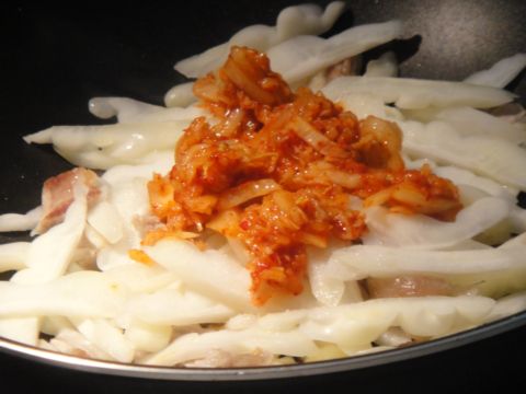 廚房之歌 ~ 夏日餐桌的涼與熱、濃與淡 ~ 肉片泡菜炒苦瓜(100.8.8) 廚房之歌 ~ 夏日餐桌的涼與熱、濃與淡 ~ 肉片泡菜炒苦瓜(100.8.8)