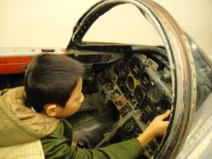 周末遊記~科學航空館和義美見學館(100.12.15) 周末遊記~科學航空館和義美見學館(100.12.15)