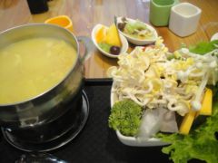 斗六,奇香妙草蔬食館(102.3.30) 斗六,奇香妙草蔬食館(102.3.30)