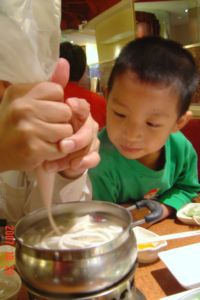 小屁孩過生日(102.10.20) 小屁孩過生日(102.10.20)
