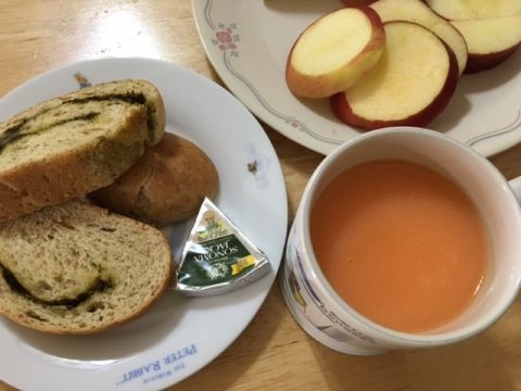紅蘿蔔濃湯(105.7.11) 紅蘿蔔濃湯(105.7.11)