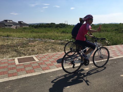 騎車到高鐵站吃早餐(105.8.10)