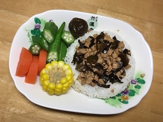 暑假裡的快手料理(107.8.5) 暑假裡的快手料理(107.8.5)