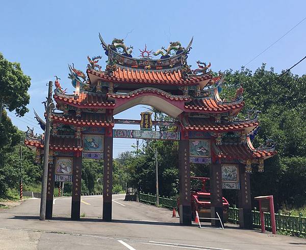 健行趣 ~ 鳳崎步道，以蓮花寺為起點(109.4.30)