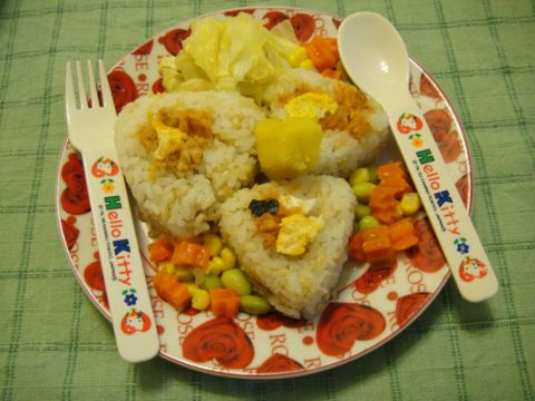 三角飯團立大功(98.12.12) 三角飯團立大功(98.12.12)