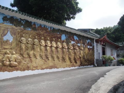 高雄大崗山,寺廟群和生態公園(99.8.20) 高雄大崗山,寺廟群和生態公園(99.8.20)