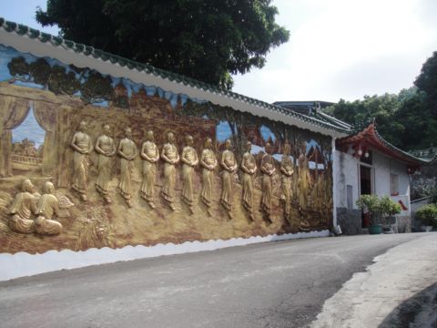 高雄大崗山，寺廟群和生態公園(99.8.20)