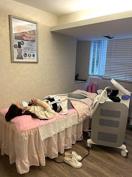 9F8ADBEF-16C3-46F7-9CC8-BE7AD8ED0CBC 9F8ADBEF-16C3-46F7-9CC8-BE7AD8ED0CBC