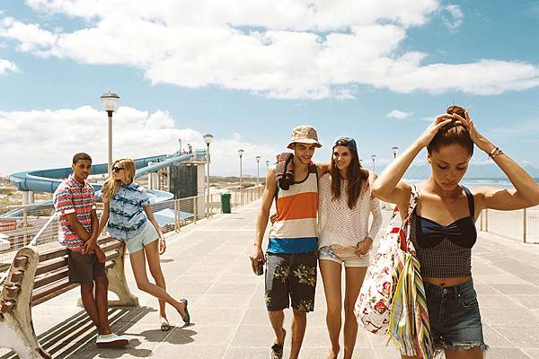 urban-outfitters-2013-summer-lookbook-0