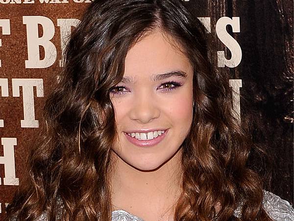 hailee-steinfeld-6-13-2011