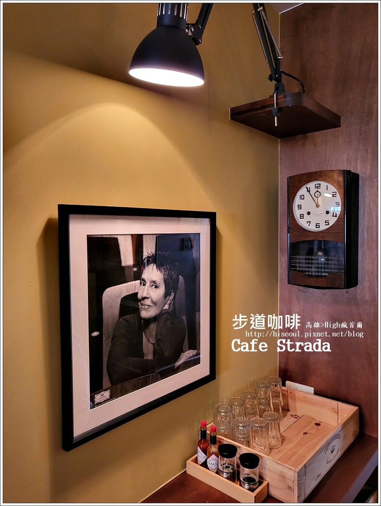 【高雄/咖啡簡餐】◆步道咖啡館◆復古歐風人文書香咖啡館Caf