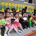 2012.Oct.30 不給糖就搗蛋~Halloween party-19.jpg