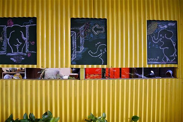 大安區飲料店 小巷小象手作坊 芋頭西米露 芋頭牛奶 超濃郁芋頭系飲品 台北人氣飲料店 近忠孝新生捷運站 光華玉市旁