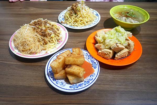 淡水美食-淡海阿婆小吃草