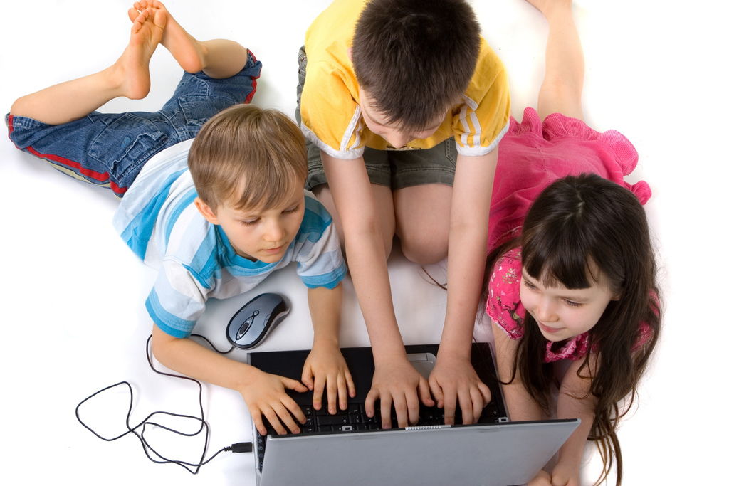 Online-safety-for-children-kids-using-a-computer