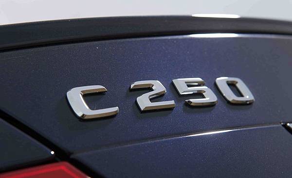 2012-mercedes-benz-c250-sport-badge-photo-450016-s-1280x782